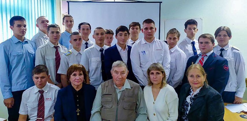 День СПО - встреча с ветераном ОАО РЖД и выпускниками колледжа, которые поделились своей историей Успеха