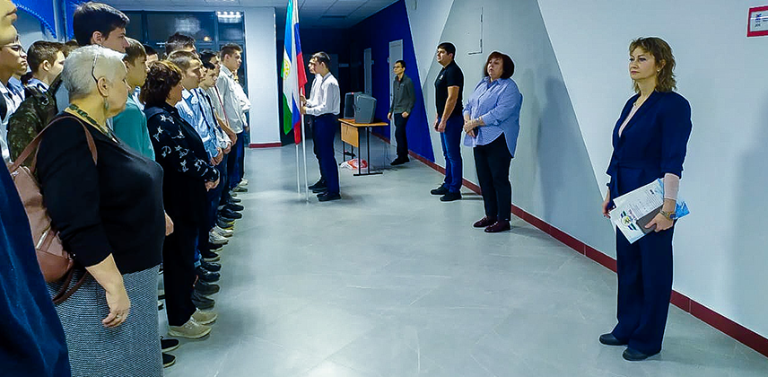 Первая линейка после ремонта корпуса и его торжественного открытия