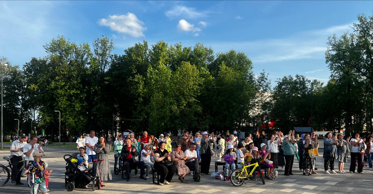 День России в парке культуры и отдыха Дёмский