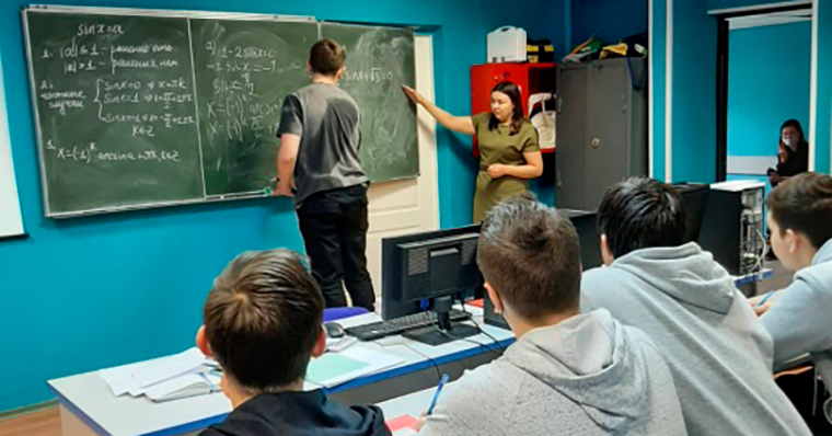Посещение рабочих уроков  преподавателей кафедры математических и естественнонаучных дисциплин