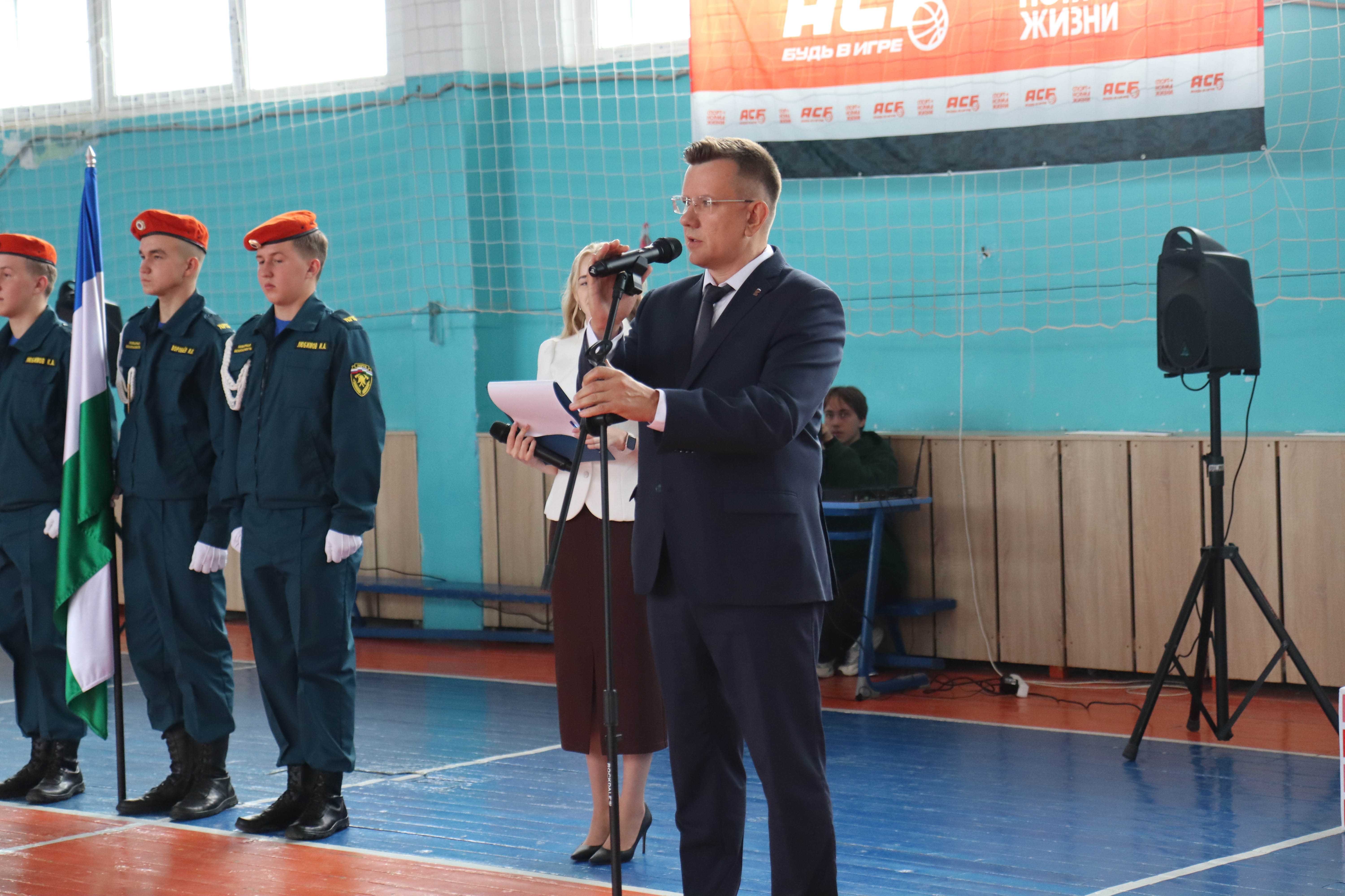 Торжественные линейки на площадке Зеленая роща 