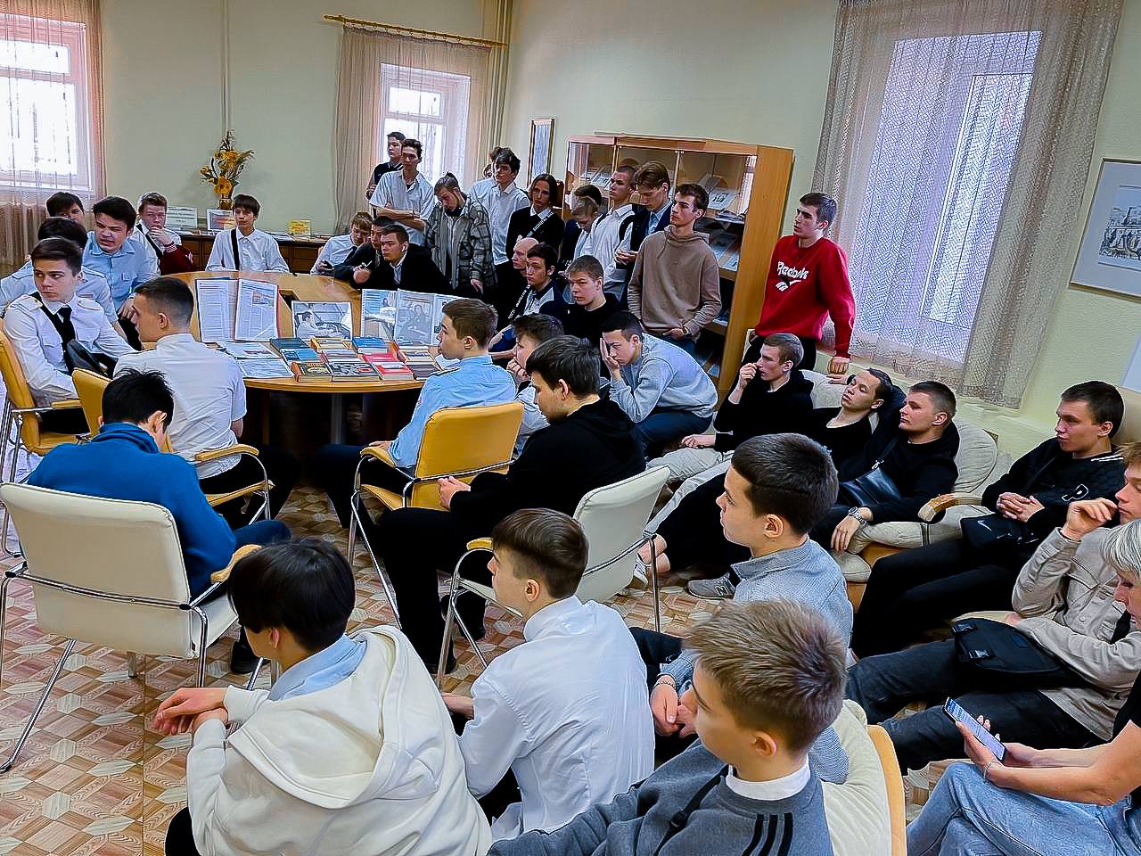 Мероприятие, посвященное профессиям - машинист локомотива и электромонтёр по ремонту и обслуживанию электрооборудования. 