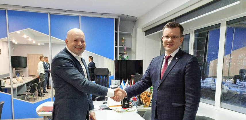 Подписание договора о сотрудничестве 