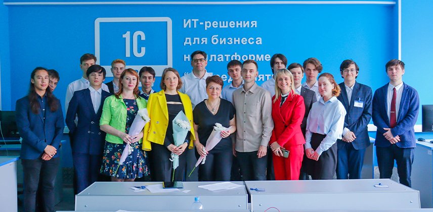 48 дипломированных программистов