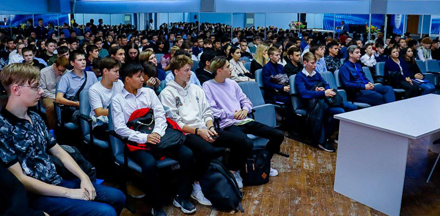 Встреча студентов нового набора с директором колледжа
