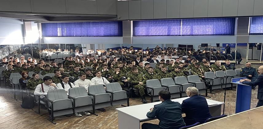 Встреча с заслуженным работником пожарной охраны Баскаковым В.В.